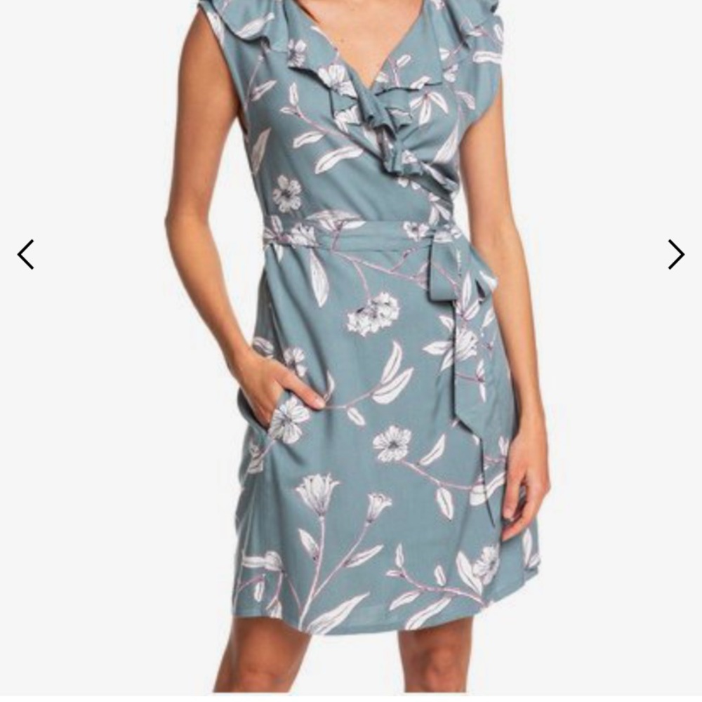ROXY wrap dress size large NWT